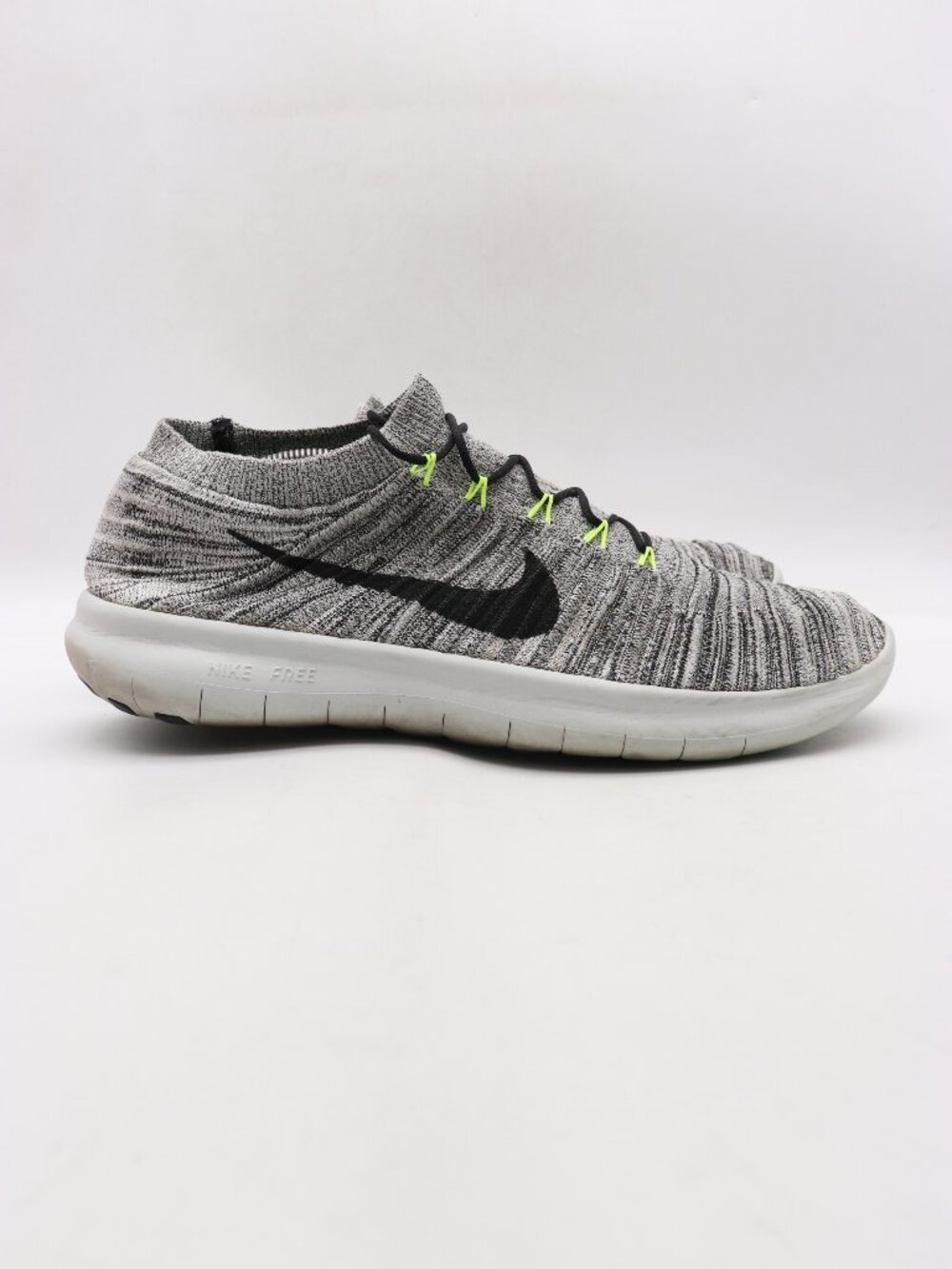 Nike Free RN Motion Flyknit Men's 13 White Oreo Running Sneakers 834584-100